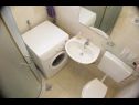 Apartmani Marin A1(2+2), A2(2+2) Biograd - Rivijera Biograd   - Apartman - A1(2+2): kupaonica s toaletom