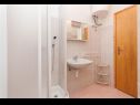 Apartmani Zri - low-cost and spacious: A1(6+2) Biograd - Rivijera Biograd   - Apartman - A1(6+2): kupaonica s toaletom