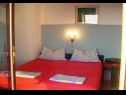 Apartmani Nebo - 80 m from beach: A1 Zeleni (2), A2 Plavi (3), A3 Ljubicasti (4) Pakoštane - Rivijera Biograd   - Apartman - A1 Zeleni (2): spavaća soba
