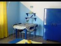 Apartmani Nebo - 80 m from beach: A1 Zeleni (2), A2 Plavi (3), A3 Ljubicasti (4) Pakoštane - Rivijera Biograd   - Apartman - A2 Plavi (3): spavaća soba