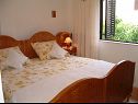 Apartmani Dinka - cosy & pet friendly: A1(6), A2(4) Mirca - Otok Brač   - Apartman - A1(6): spavaća soba