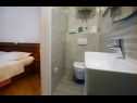 Apartmani Neda - perfect location & free parking: A1(6), A2(4+1), A3(4+1) Splitska - Otok Brač   - Apartman - A1(6): kupaonica s toaletom
