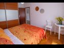 Apartmani Zvone - Apartments with terrace : A1(4), A2(2) Supetar - Otok Brač   - Apartman - A1(4): spavaća soba