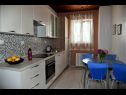 Apartmani Adel - 70 m from beach: A1(4), A2(3+2), SA3(2), A4(4+2) Supetar - Otok Brač   - Apartman - A1(4): kuhinja