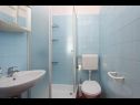Apartmani Miro - 3 Bedroom apartment: A1(6) Supetar - Otok Brač   - Apartman - A1(6): kupaonica s toaletom