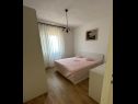 Apartmani Senija - 150 m from beach: A1(4) Supetar - Otok Brač   - Apartman - A1(4): spavaća soba