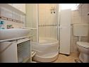 Apartmani Vrilo- 30m from the sea A1(4+2) Supetar - Otok Brač   - Apartman - A1(4+2): kupaonica s toaletom