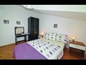 Apartmani Hazi 1 - 150m from sea: A1 Trogir(4+2), A2 Mastrinka(4+2) Mastrinka - Otok Čiovo   - Apartman - A2 Mastrinka(4+2): spavaća soba