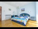 Apartmani Ljuba - nice garden: A2(4+1) Plavi, A4(8+1), A1(2+2) Okrug Gornji - Otok Čiovo   - Apartman - A4(8+1): spavaća soba