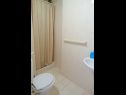 Apartmani Gašpar A1-Veliki (4+1), A2-Mali (2+1) Crikvenica - Rivijera Crikvenica   - Apartman - A2-Mali (2+1): kupaonica s toaletom