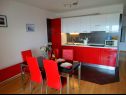 Apartmani Tomislav A1 crni(4+1), A2 crveni(4+1), A3(5+1), A4(2+2) Selce - Rivijera Crikvenica   - Apartman - A2 crveni(4+1): kuhinja i blagovaonica