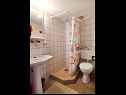 Apartmani Emily - 50m from beach; A1(2), A2(2), A3(2), A4(2), A5(4+1) Vrboska - Otok Hvar   - Apartman - A5(4+1): kupaonica s toaletom