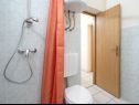 Apartmani Josi - 200 m from sea: SA1(2), SA2(2), SA3(2), A5(4), SA6(2), A7(4) Vrboska - Otok Hvar   - Studio apartman - SA2(2): kupaonica s toaletom