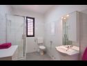 Apartmani Svjetlana SA1(2+1), SA2(2+1), SA3(2) Pula - Istra   - Studio apartman - SA1(2+1): kupaonica s toaletom