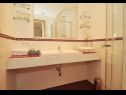 Apartmani Martin - modern: A2(4), A3(4), A4(4) Rovinjsko Selo (Rovinj) - Istra   - Apartman - A4(4): kupaonica s toaletom