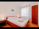 Apartmani Mir - perfect location & cosy: A1(4+2), A2(2+1), SA3(2), SA4(2) Korčula - Otok Korčula   - Apartman - A1(4+2): spavaća soba