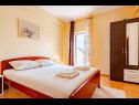 Apartmani Mir - perfect location & cosy: A1(4+2), A2(2+1), SA3(2), SA4(2) Korčula - Otok Korčula   - Apartman - A2(2+1): spavaća soba
