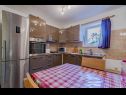 Apartmani Mir - perfect location & cosy: A1(4+2), A2(2+1), SA3(2), SA4(2) Korčula - Otok Korčula   - Studio apartman - SA4(2): kuhinja i blagovaonica