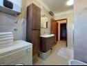 Apartmani Fab - spacious terrace: A1(5+1) Punat - Otok Krk   - Apartman - A1(5+1): kupaonica s toaletom