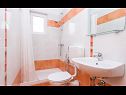 Apartmani Vola A1(2), A2(2) Vrbnik - Otok Krk   - Apartman - A2(2): kupaonica s toaletom