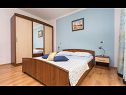 Apartmani Vola A1(2), A2(2) Vrbnik - Otok Krk   - Apartman - A2(2): spavaća soba