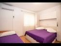 Apartmani Anđelko - air conditioning: A1(6+2), A2(6+2) Baška Voda - Rivijera Makarska   - Apartman - A1(6+2): spavaća soba