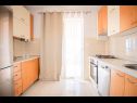 Apartmani Anđelko - air conditioning: A1(6+2), A2(6+2) Baška Voda - Rivijera Makarska   - Apartman - A2(6+2): kuhinja