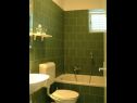 Apartmani Secret garden - seaview: A1(4), A2(2) Brela - Rivijera Makarska   - Apartman - A1(4): kupaonica s toaletom