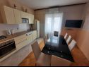 Apartmani Željko - spacious and affordable A1(6+2), SA2(2), SA3(2), SA4(2+1) Makarska - Rivijera Makarska   - Apartman - A1(6+2): kuhinja i blagovaonica