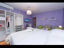 Apartmani Palmina - comfort apartment: A1 veliki (6),  A2 žuti (4+1), A3 lila (2), SA4 bijeli (2) Makarska - Rivijera Makarska   - Studio apartman - SA4 bijeli (2): spavaća soba