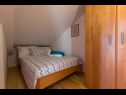 Apartmani Duki - sea view: A1(4+1), A2(3+2) Makarska - Rivijera Makarska   - Apartman - A1(4+1): spavaća soba
