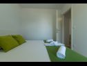 Apartmani Mario - with terace: A1(2+2), A2(4), A3(2+2) Makarska - Rivijera Makarska   - Apartman - A2(4): spavaća soba