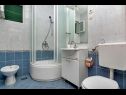 Apartmani Smi - 250 m from sea: A1 juzni(2+1), A2 sjeverni(2+1), A3(4) Makarska - Rivijera Makarska   - Apartman - A3(4): kupaonica s toaletom