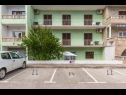 Apartmani i sobe Tattoo - modern & free parking: A1(2+1), A4(2+1), A6(2+1), SA2(3), SA3(3), SA5(3), R(3) Makarska - Rivijera Makarska   - parkiralište
