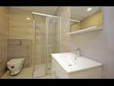 Apartmani Luxury - heated pool, sauna and gym: A1(2), A2(2), A3(4), A4(2), A5(4), A6(2) Makarska - Rivijera Makarska   - kupaonica s toaletom