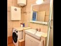 Apartmani Damir A1(4) Tučepi - Rivijera Makarska   - Apartman - A1(4): kupaonica s toaletom