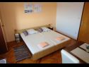 Apartmani i sobe Ognjen- family apartments with free parking A1(2+2), SA3(2), R1(2), A5 (4+2) Betina - Otok Murter   - Studio apartman - SA3(2): spavaća soba