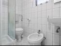 Apartmani Sugor - 70 m from sea : Plavi-SA2(2), A1(4), A3 Novi(2) Viganj - Poluotok Pelješac   - Apartman - A3 Novi(2): kupaonica s toaletom