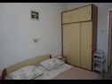 Apartmani Tatjana - 300 m from beach: A1(2+2), A2(4) Banjol - Otok Rab   - Apartman - A1(2+2): spavaća soba