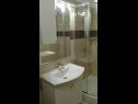 Apartmani Damir A1(2+2) Šibenik - Rivijera Šibenik   - Apartman - A1(2+2): kupaonica s toaletom
