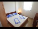Apartmani Deep Blue A1 PR(6+1), A2 KAT(6+1), A3(4+1) Srima - Rivijera Šibenik   - Apartman - A1 PR(6+1): spavaća soba