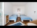 Apartmani Big blue - terrace lounge: A1(4) Vodice - Rivijera Šibenik   - Apartman - A1(4): spavaća soba