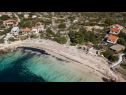 Kuća za odmor Bože - 10m from the sea: H(10+2) Drvenik Mali (Otok Drvenik Mali) - Rivijera Trogir  - Hrvatska - plaža