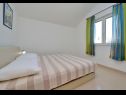 Apartmani Ljuba - 200m from beach: A1-Istočni (2+2) , A2-Zapadni (2+2) Uvala Ljubljeva (Vinišće) - Rivijera Trogir   - Apartman - A2-Zapadni (2+2): spavaća soba
