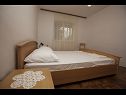 Apartmani Kata - 100m from sea: A1(4+1) Seget Vranjica - Rivijera Trogir   - Apartman - A1(4+1): spavaća soba