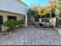 Kuća za odmor Ivica - charming house next to the sea H(2+2) Sevid - Rivijera Trogir  - Hrvatska - zajednička terasa