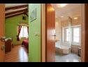 Apartmani i sobe Jare - in old town R1 zelena(2), A2 gornji (2+2) Trogir - Rivijera Trogir   - Soba - R1 zelena(2): interijer