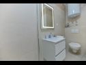 Apartmani Vera - with nice view: A2-prvi kat (6), A1-prizemlje(4), A3-potkrovlje(6) Trogir - Rivijera Trogir   - Apartman - A1-prizemlje(4): kupaonica s toaletom