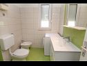 Apartmani Laura - 20m from the sea A4(6) Trogir - Rivijera Trogir   - Apartman - A4(6): kupaonica s toaletom