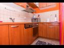 Apartmani Mare - near city center A1 (4+1), A2 (2+1), A3 (2+1) Trogir - Rivijera Trogir   - Apartman - A1 (4+1): kuhinja